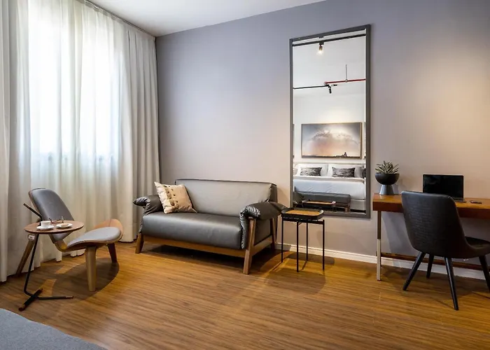 Hotel Swan Generation 4*
